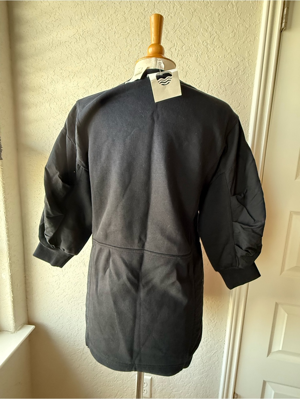 Men's Black Lightweight Shirt Jacket with Structured Sleeves